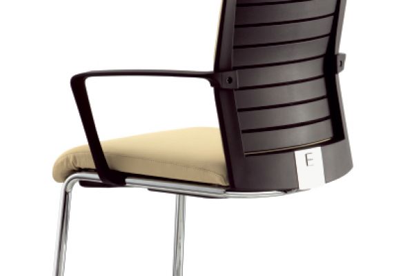 please-luge-accotoirs-vue56F6E28C-2919-8F7B-320B-33BC7BFD4ECE.jpg